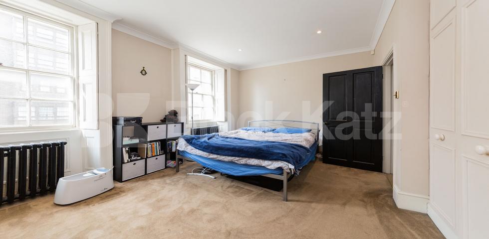 			2 Bedroom, 1 bath, 1 reception Flat			 Kendal Street, Hyde Park